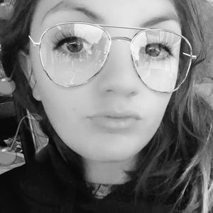 Meet your Posher, Leigha